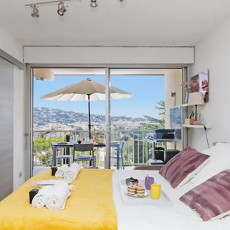 Les Coteaux Du Preconil Yourhosthelper