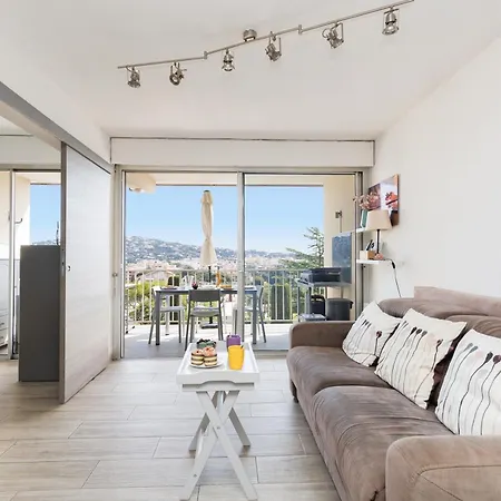 Les Coteaux Du Preconil Yourhosthelper