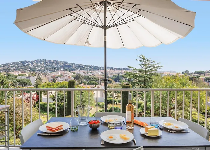 Les Coteaux Du Preconil Yourhosthelper 아파트