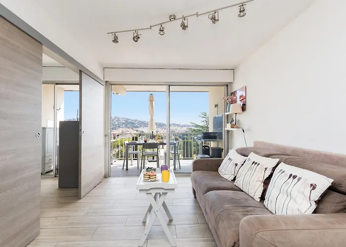 Les Coteaux Du Preconil Yourhosthelper