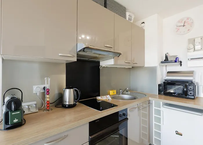 Les Coteaux Du Preconil Yourhosthelper 아파트