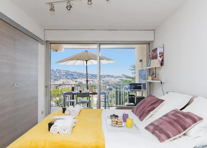 Les Coteaux Du Preconil Yourhosthelper